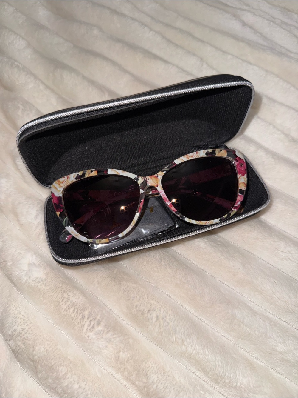 Floral Pattern Women's Sunglasses - Pink/White Frame